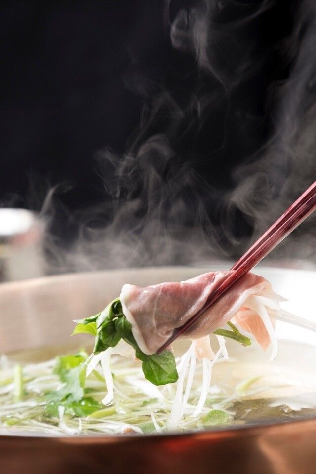 [Kinoko's Duck Shabu Course 5,600 yen] 3 types of appetizers, deep-fried overnight dried chicken wings, salad, and a total of 7 dishes that can be finished with rice porridge made with the remaining broth from Kinoko's duck shabu.