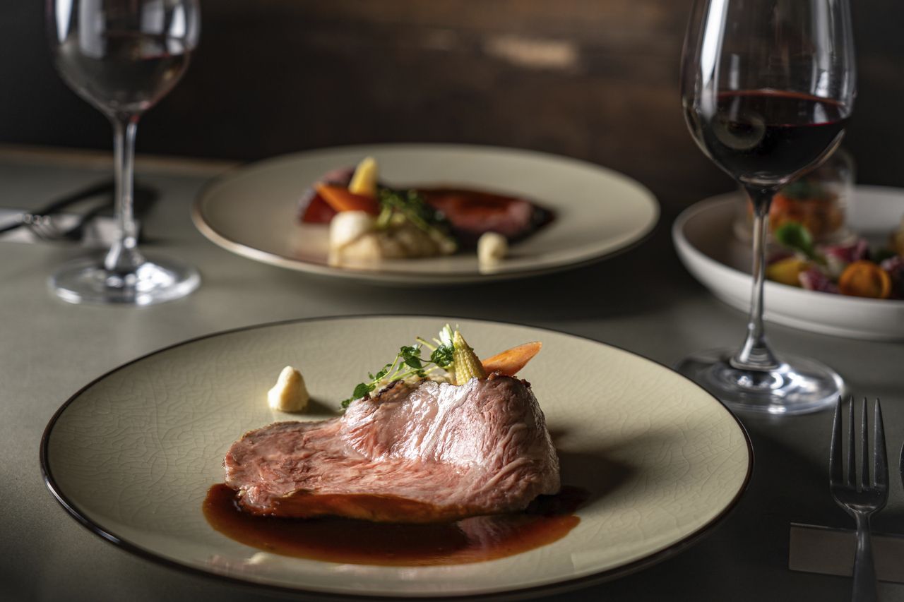 〈2時間プレミアム飲み放題〉ちょっと贅沢なご宴会に！ボトルワイン含め75種類以上のドリンク！氷温熟成牛とハーブチキンのグリルミストがメインの特別コース ～Luce～