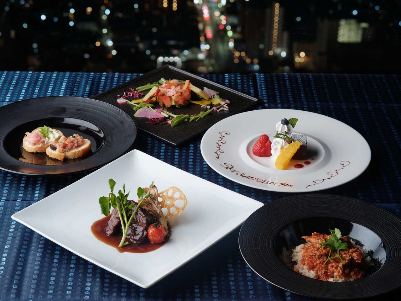 Pair plan (¥11,400 for two people, toast drink and dinner course) (not including admission to the observation deck)