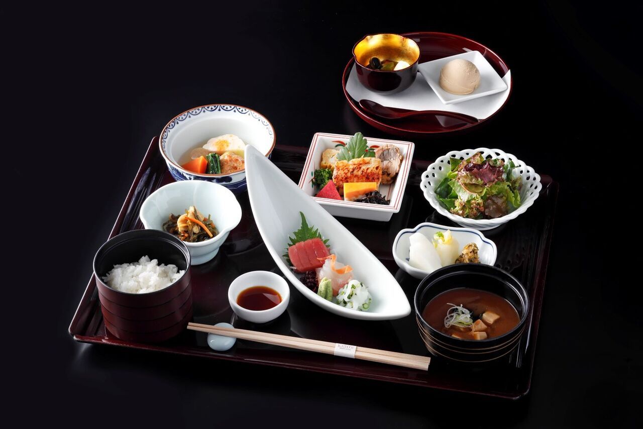 "IRODORI" Gozen and Red Rose Garden Admission (Weekdays)