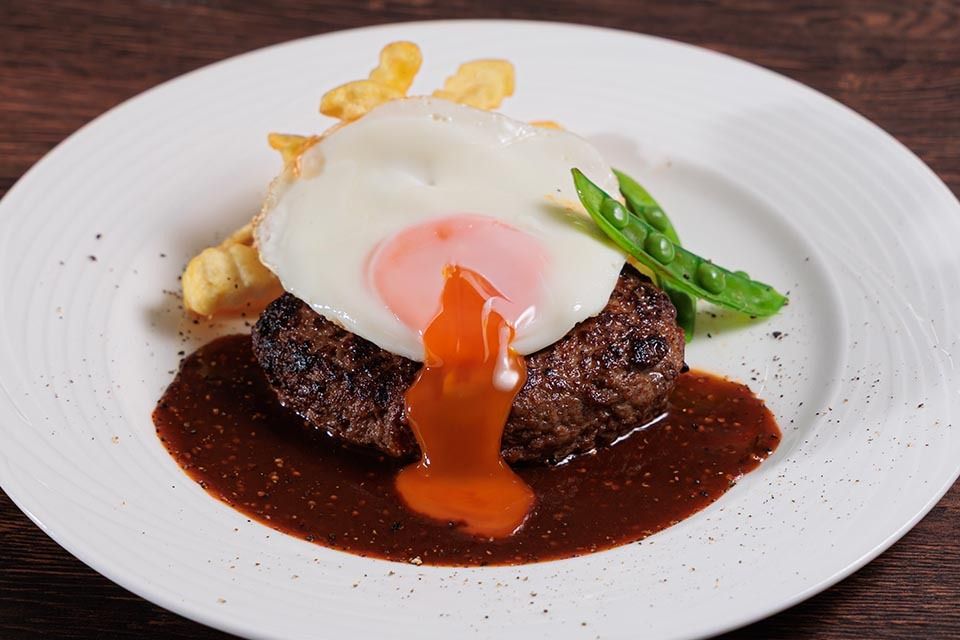 【4/1～4/30】ハンバーグステーキ デミグラスソース 大阪産卵のフライドエッグ添え