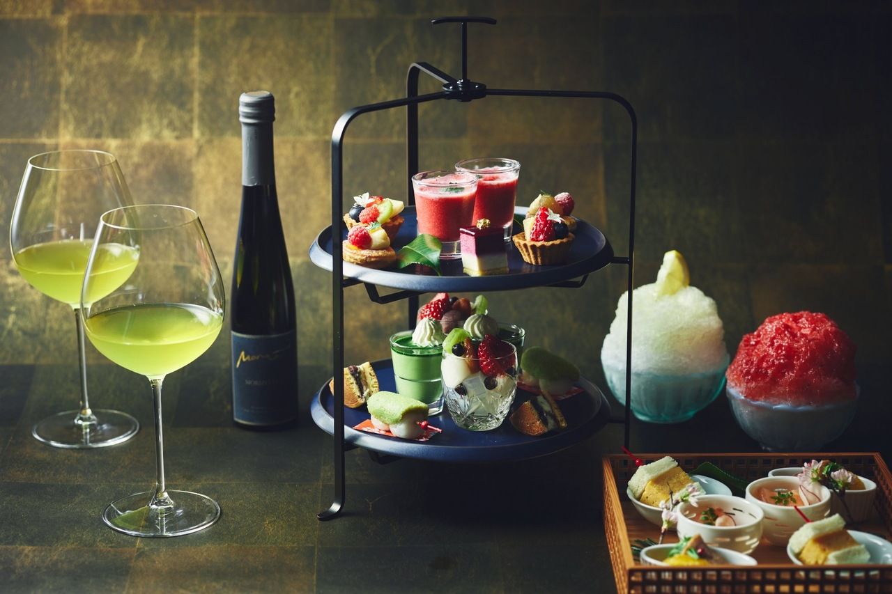 AFTERNOON TEA with MORIZO TEA Sweet Selection 7500 yen