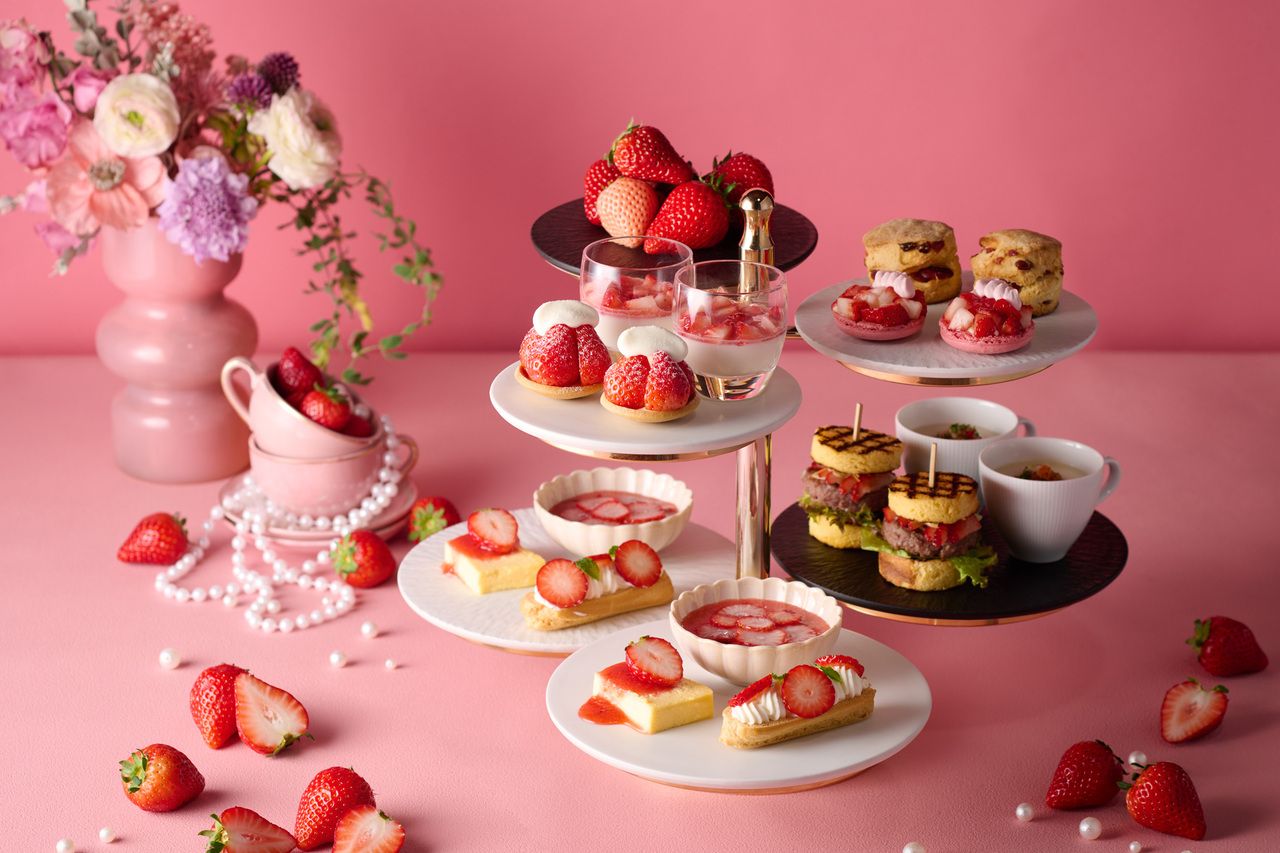 【6種いちごの食べ比べ】ストロベリーアフタヌーンティー