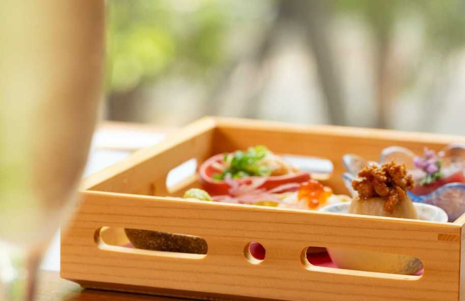 比内地鶏のとろとろ親子丼×前菜5種盛など全5品