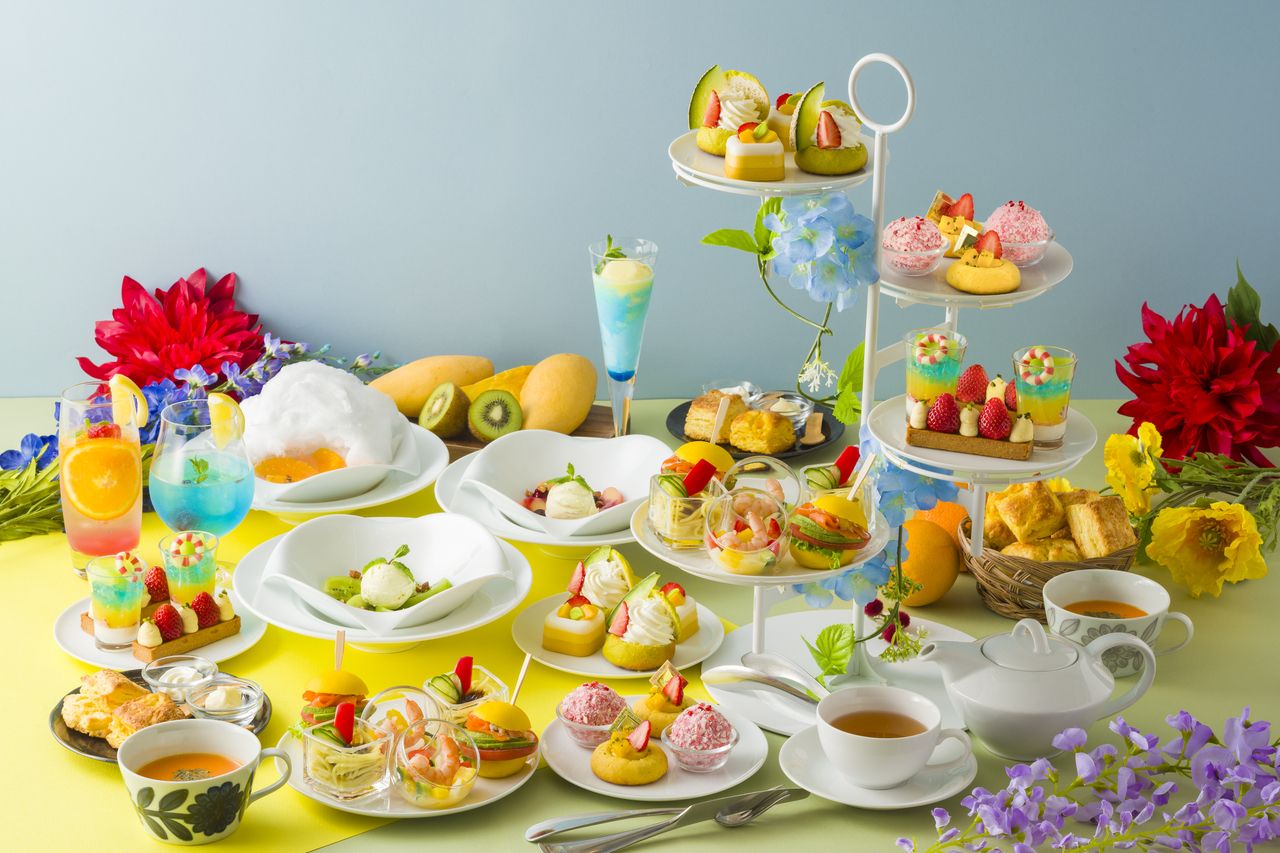《FIKA AFTERNOON TEA》 [Strawberry x Tropical Fruits] Strawberry & Tropical Carnival - Afternoon tea set with cakes, sweets, and savory items (June-August)