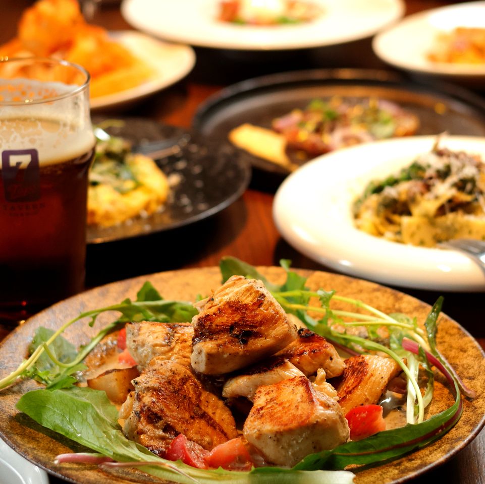 [Casual Enjoyment] Enjoy grilled chicken with Supreme sauce and an appetizer platter ☆ All-you-can-drink plan