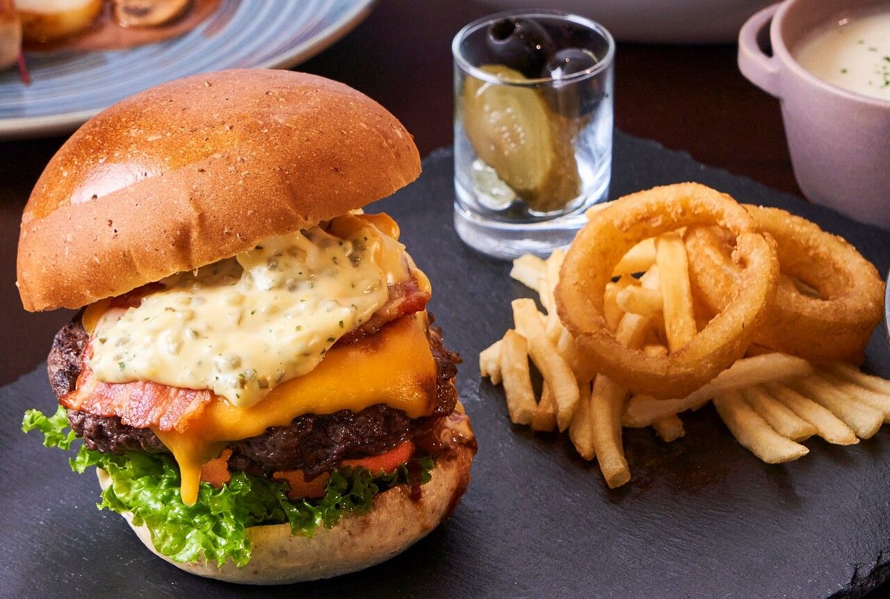 錦糸町美飾バーガー　サラダ、スープなど全4皿
