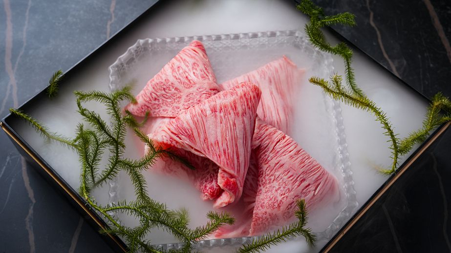 [A5 Rank Omi Beef “Towa Course”] ~A special course featuring sukiyaki and shabu-shabu~