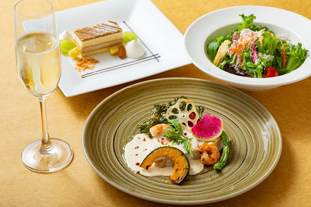 PREFIX LUNCH with a Glass of Sparkling Wine