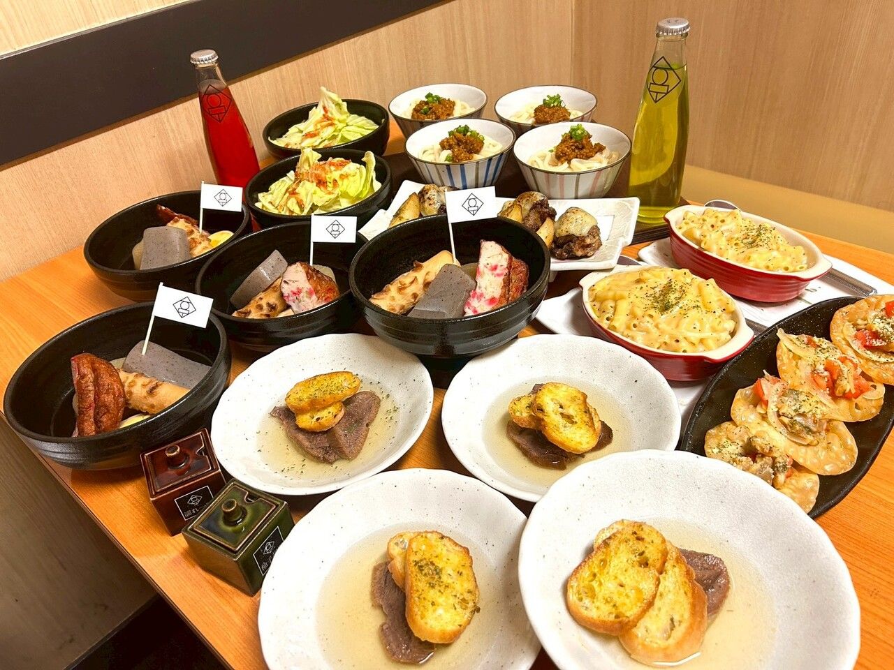 【２次会にもピッタリ！】おでん４種と薬味２種、生ビールを含む２時間飲み放題がセットになった気軽な飲み放題付きプラン！満腹2,800円コース