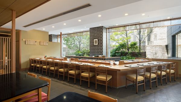 テーブル席（2～4名さま）