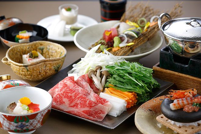 日本料理「筑紫野」 ・炭火焼カウンター「山笠」