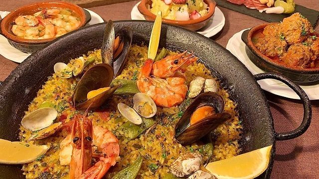 anocado RESTAURANTE＋