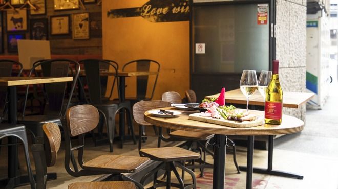 WINEHALL GLAMOUR Shimbashi