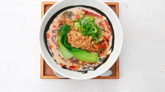 MOON and BACK Ramen Bar & Branch Cafe