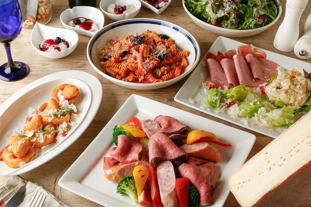 迷ったらコレ！大人気♪フランス産とろ～りラクレットに世界各国のチーズ料理を味わえる[8品]世界のワインやスパークリングを始め40種類以上の豊富な2時間飲み放題付 6,000円