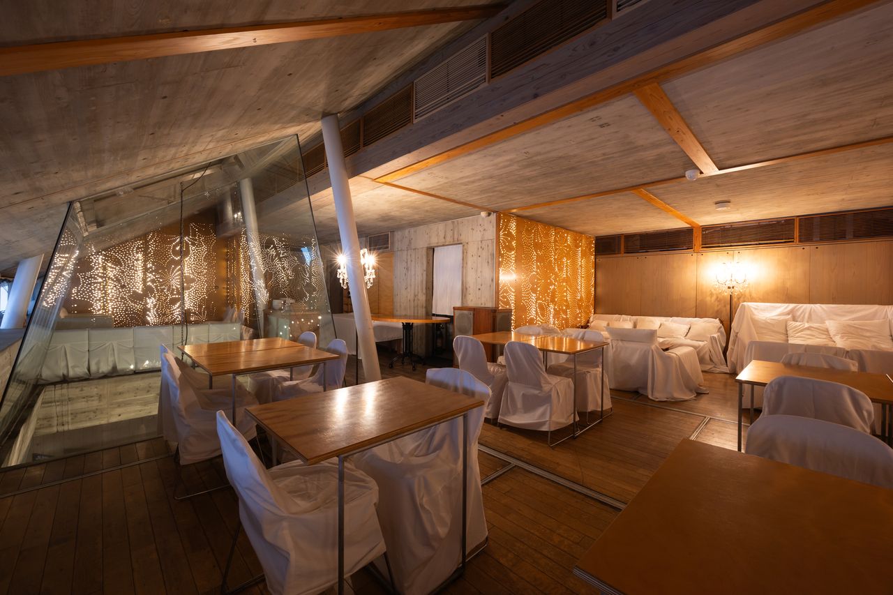  2階スペースを貸切でご使用！！ビュフェ料理と90分Lo飲み放題付きで