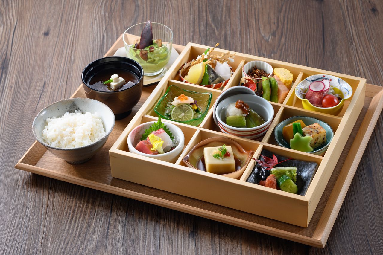 【春斋御膳】九个小碗装满五颜六色的食材！推荐给想享受各种口味的人！