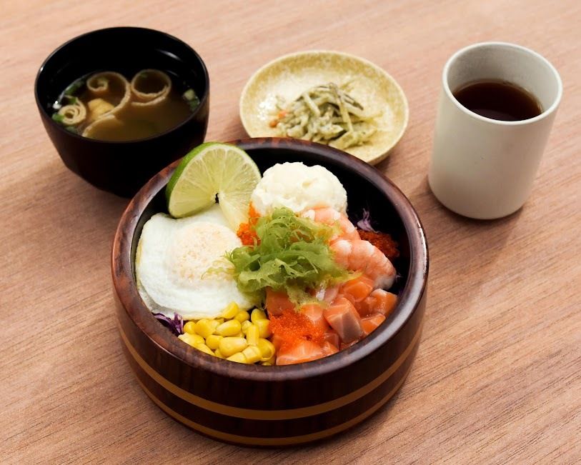 サーモンポキボウル