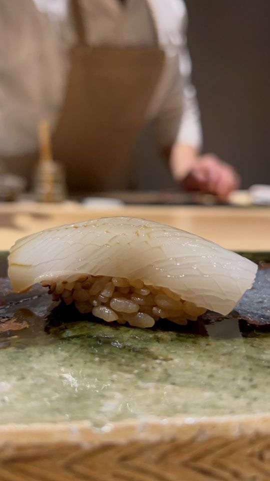 손잡이 포함 맡겨 스시 코스 17,600엔(부가세 포함)