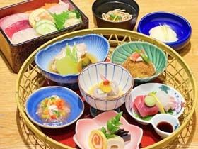 Lunch   【Hanakago-zen Kaisenju】…Reservation-only