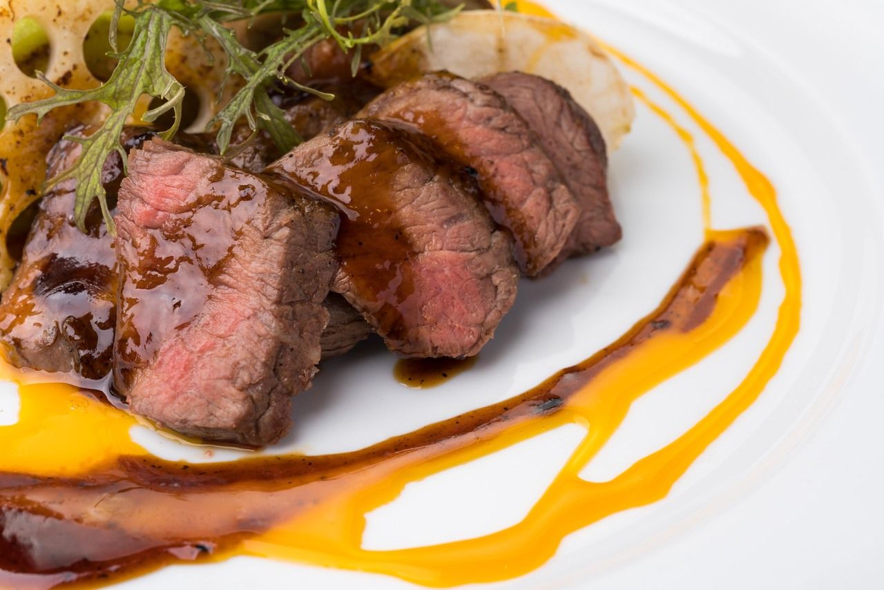 [Prenotazione obbligatoria/Corso pranzo] Goditi un pranzo lussuoso e meraviglioso. Portata a scelta dello chef di 6 piatti