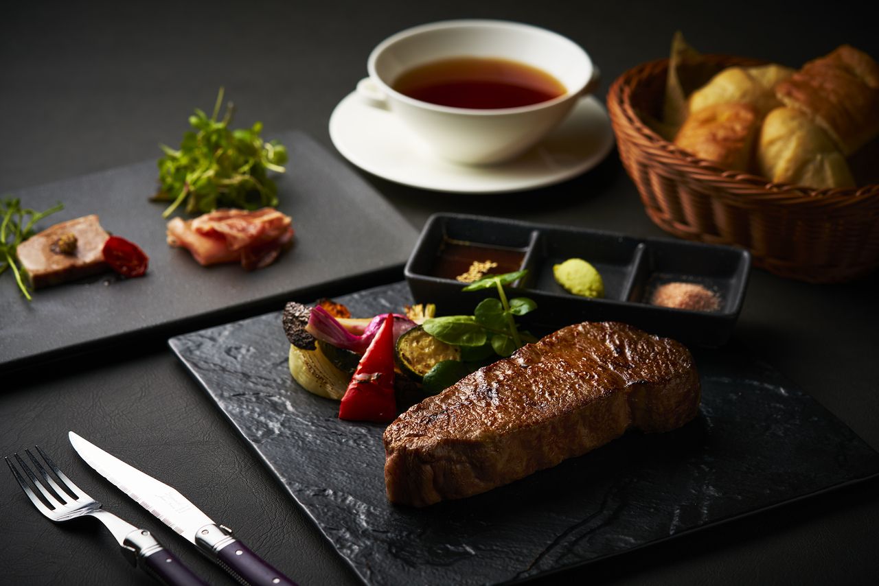 Domestic beef sirloin steak (150g)