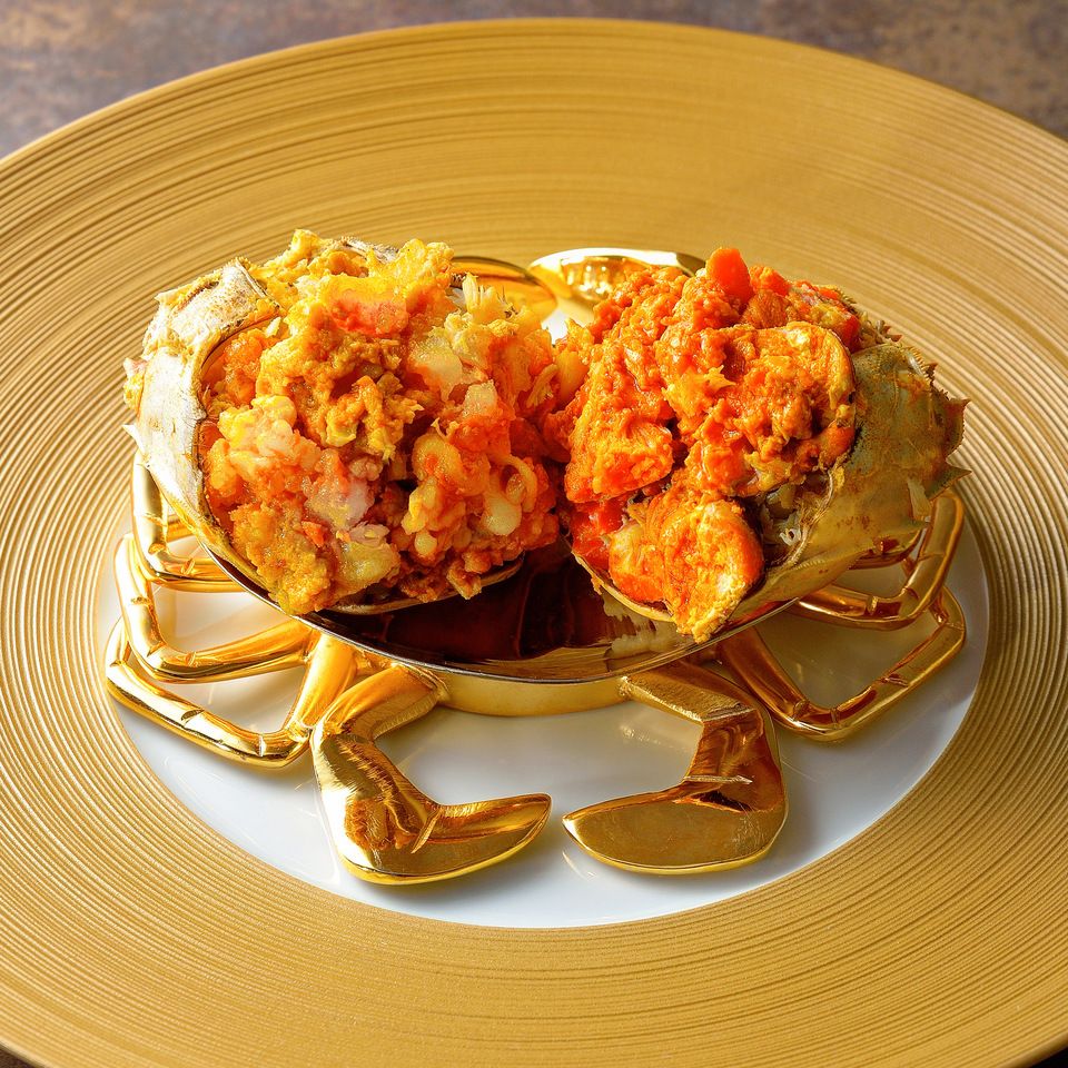 （午餐及晚餐）【双只上海蟹比拼套餐】整只清蒸上海蟹！充满鲜味的雌蟹蟹黄、绵密深沉的雄蟹白子（shirako），再加上蟹肉的鲜美与蟹膏的甘甜——“W 上海蟹”，尽享鲜味巅峰。