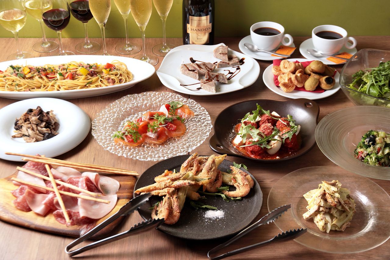 PLAN A【含90分钟免费饮品】Blue Naples休闲套餐，享受开胃菜、披萨、意大利面、甜点