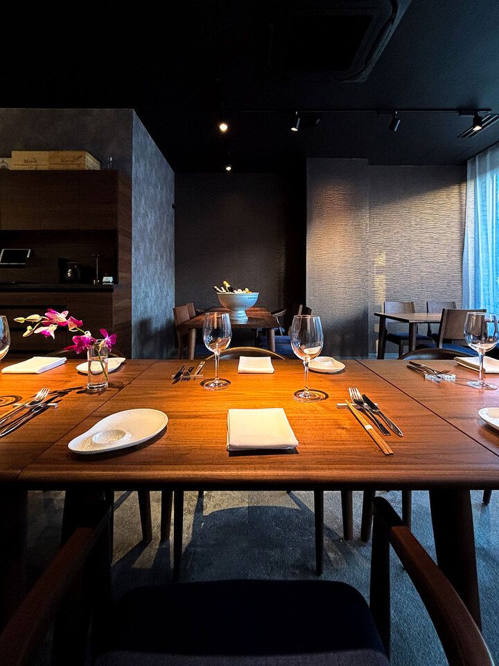 【年末年始限定プラン】6名様以上限定　季節のコース料理とソムリエ厳選する泡、白、赤ワインのペアリングセット