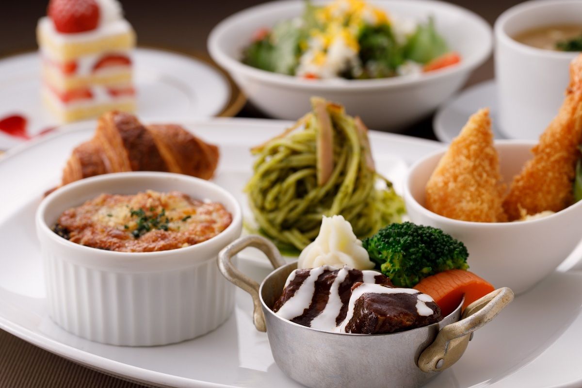 Adult lunch + coffee included