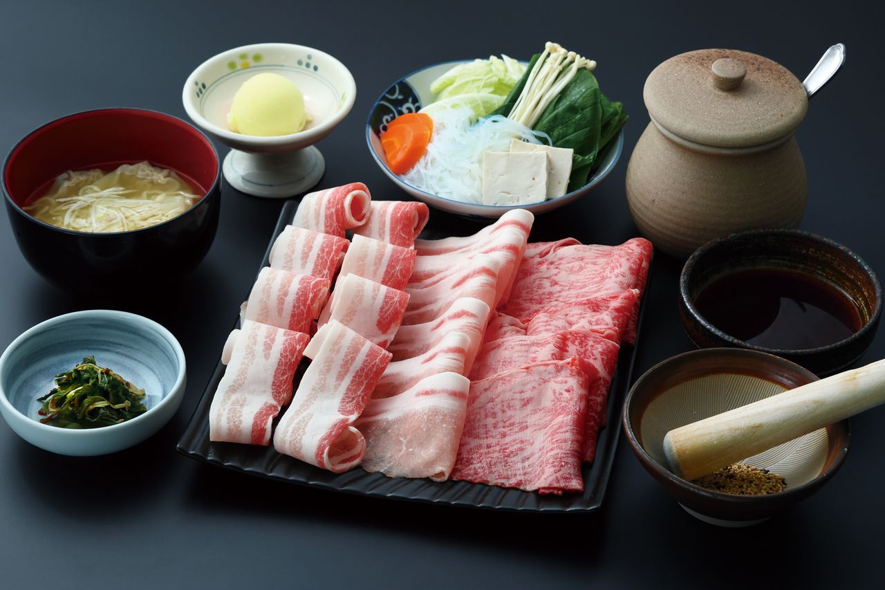  [Konparu Course] 8,500 yen A luxurious all-you-can-eat course where you can enjoy to your heart's content seven types of carefully selected meat, including Matsusaka beef round, Japanese Black beef belly, and three types of Kibimaru pork from Okinawa (loin, shoulder loin, and belly)!