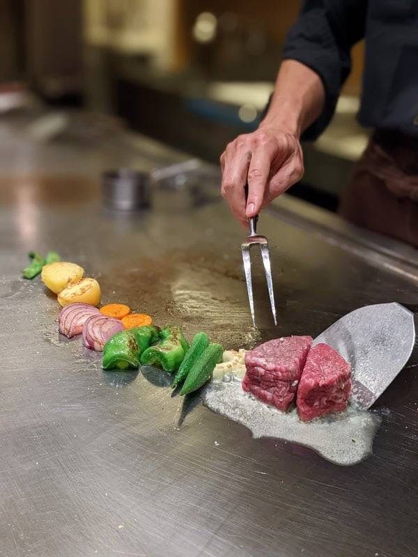 [菜单 X] 鱼子酱 - 稀有食材和夏多布里昂牛排 + 5 杯搭配酒 + 餐后饮品仅限在线预订