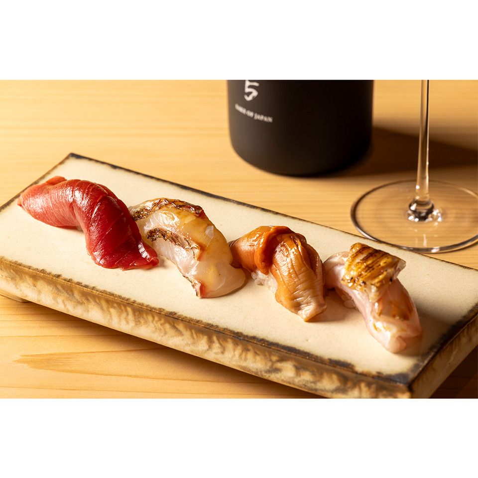 (Lunch) Nigiri course with champagne toast