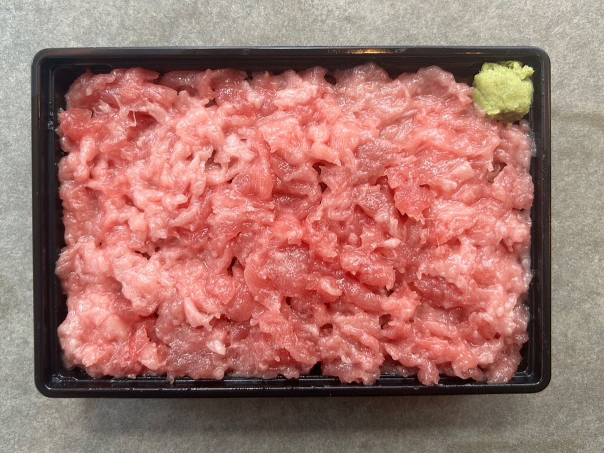 本マグロのすきみ丼