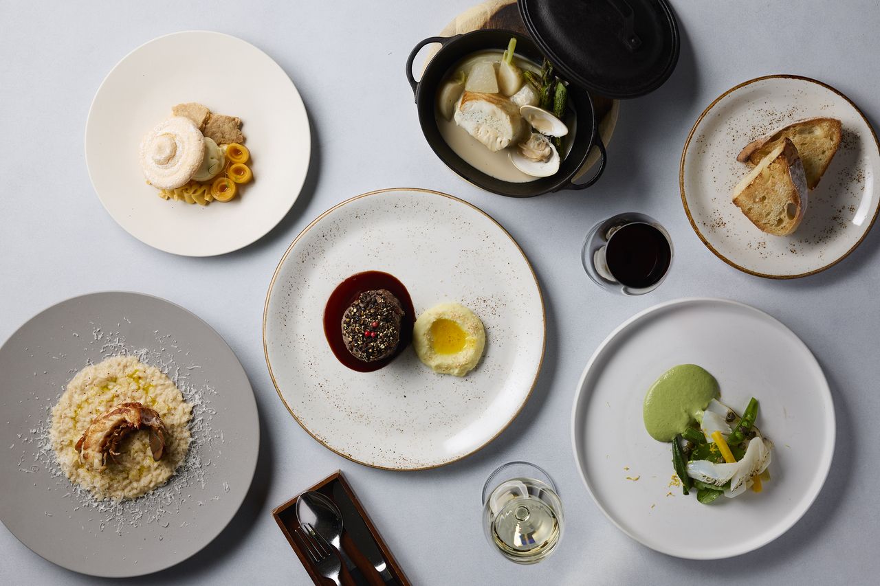 Weekend Luxury Lunch! 6 dishes including rare Japanese Black Beef + Champagne toast(Saturday and National Holidays only from August)