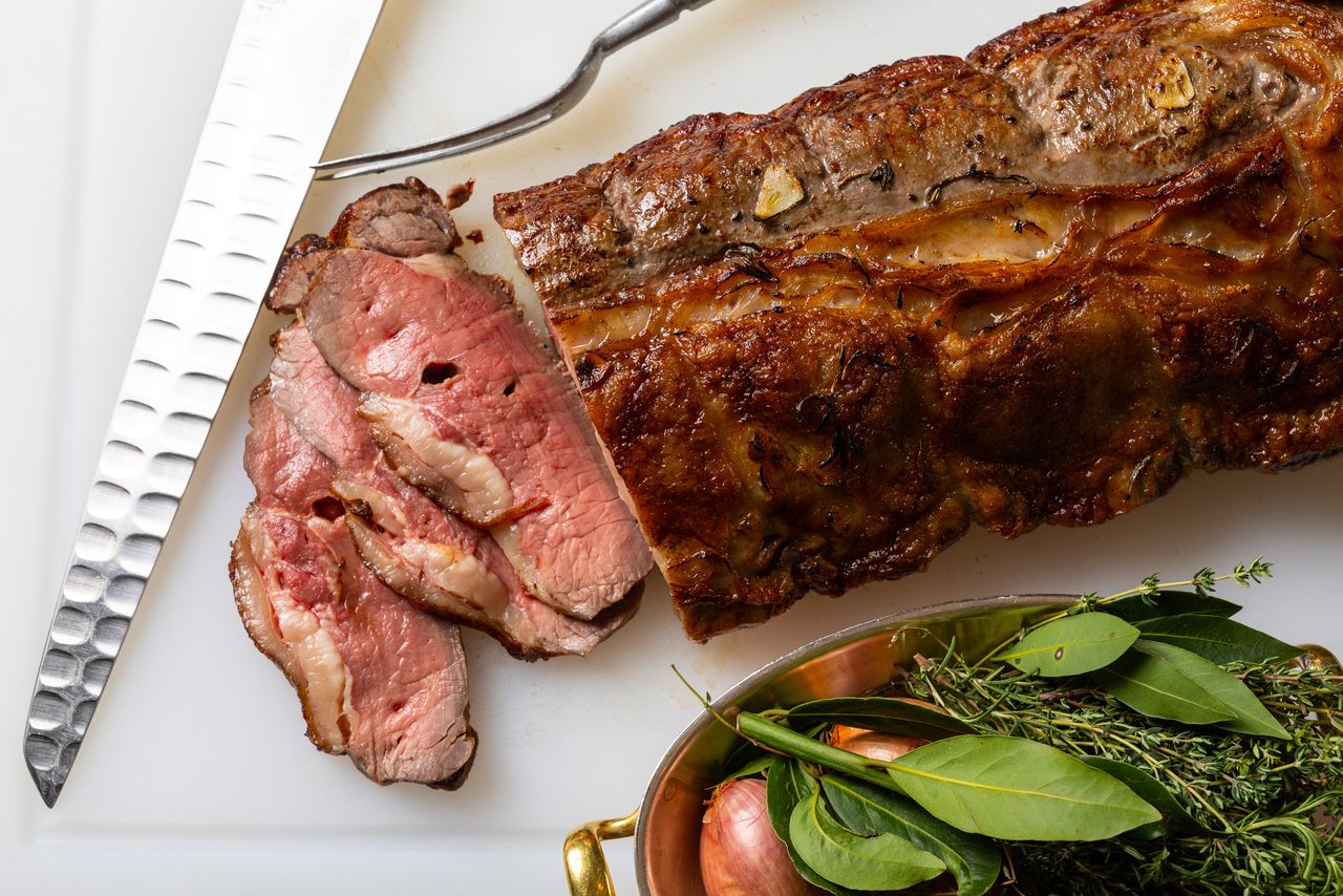 【Weekend lunch buffet・Private Dining Room】with a glass of champagne (Wine Table）