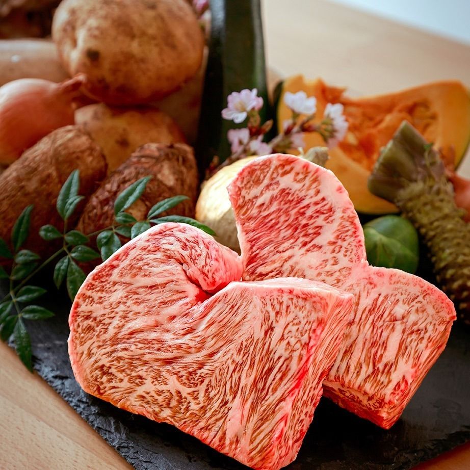 One-Pound WAGYU Steak & King Crab