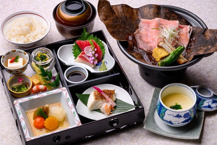 【20:00以降時間来店限定・宿泊者事前予約限定】レイトディナー佐和の松花堂