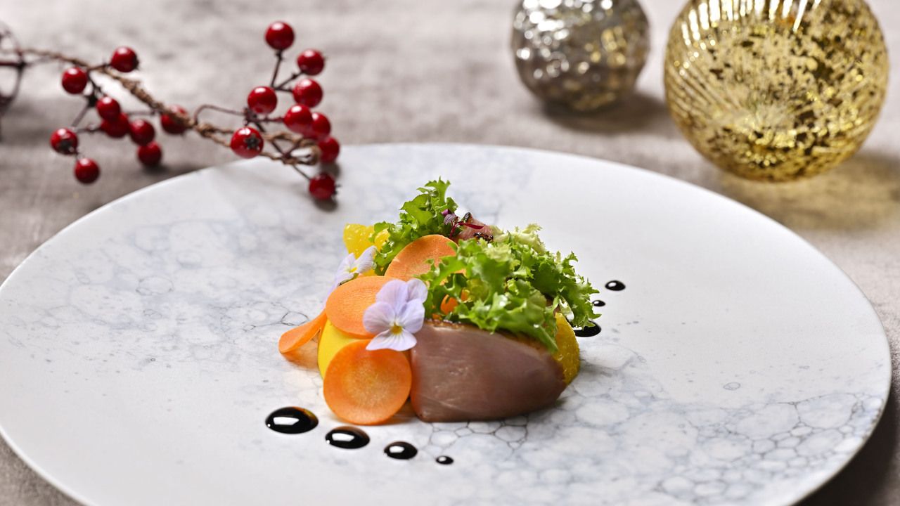 [For CLUB Members only] Christmas/il regalo/a glass of drink + window-side table 