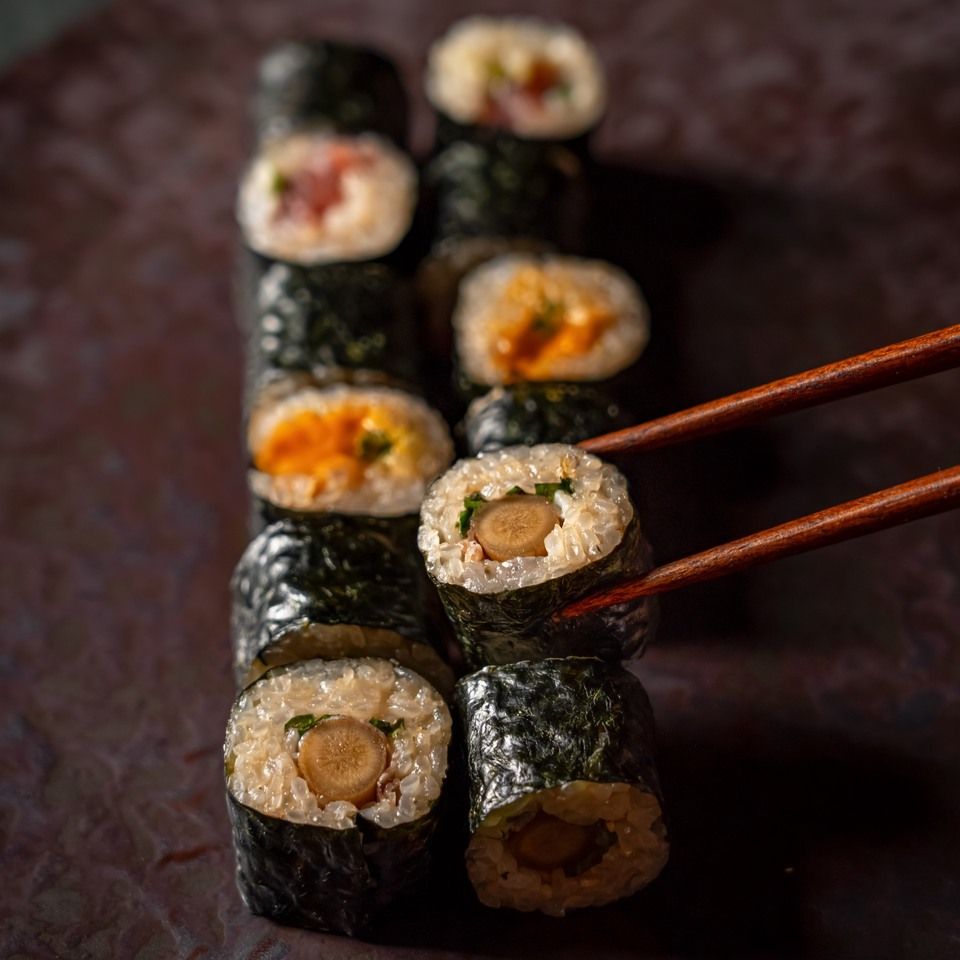 【3時間飲み放題付き】おまかせ焼鳥と酒肴細巻き、本日の一品料理など12品