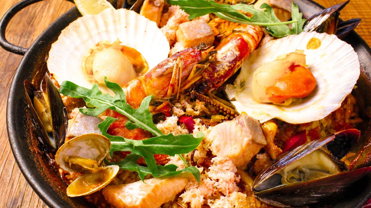 HP予約限定!!【ベストレートプラン｜歓送迎会にもおすすめ★ディナー】LA BODEGA パエリャコース《平日限定プレミアム飲み放題付き》［4名様～］