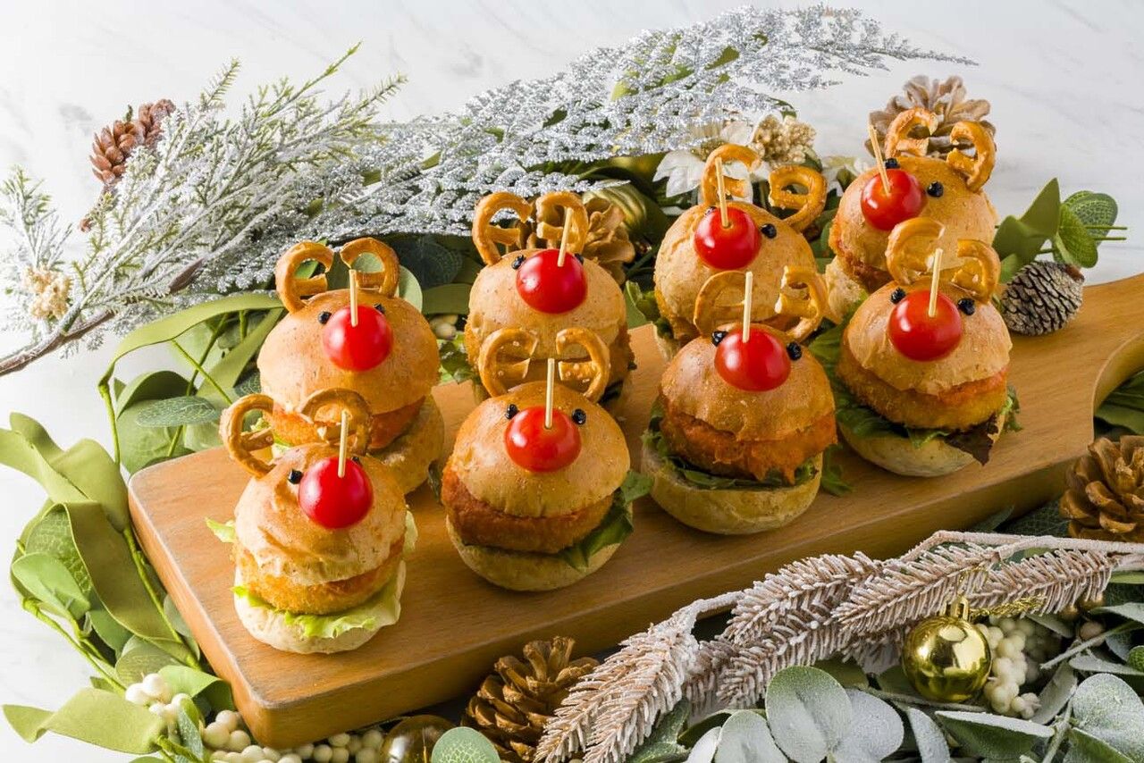 10% OFF XmasLunch Buffet (children 6–12 years) — available only for 1:30 PM reservations on Saturdays, Sundays, and public holidays