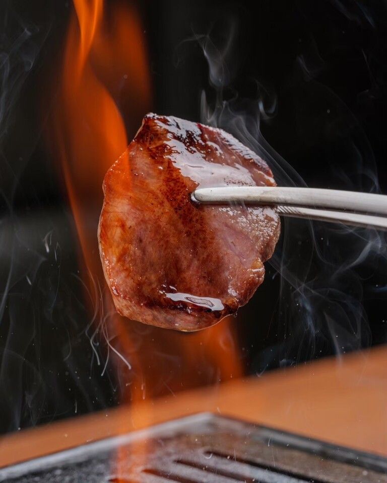 [Ushimitsu Yakiniku Course] Today is meat day! We have prepared a course to enjoy on such a day. Starting with our Wagyu beef tartare, we offer 9 types of carefully selected yakiniku to be enjoyed with special condiments!