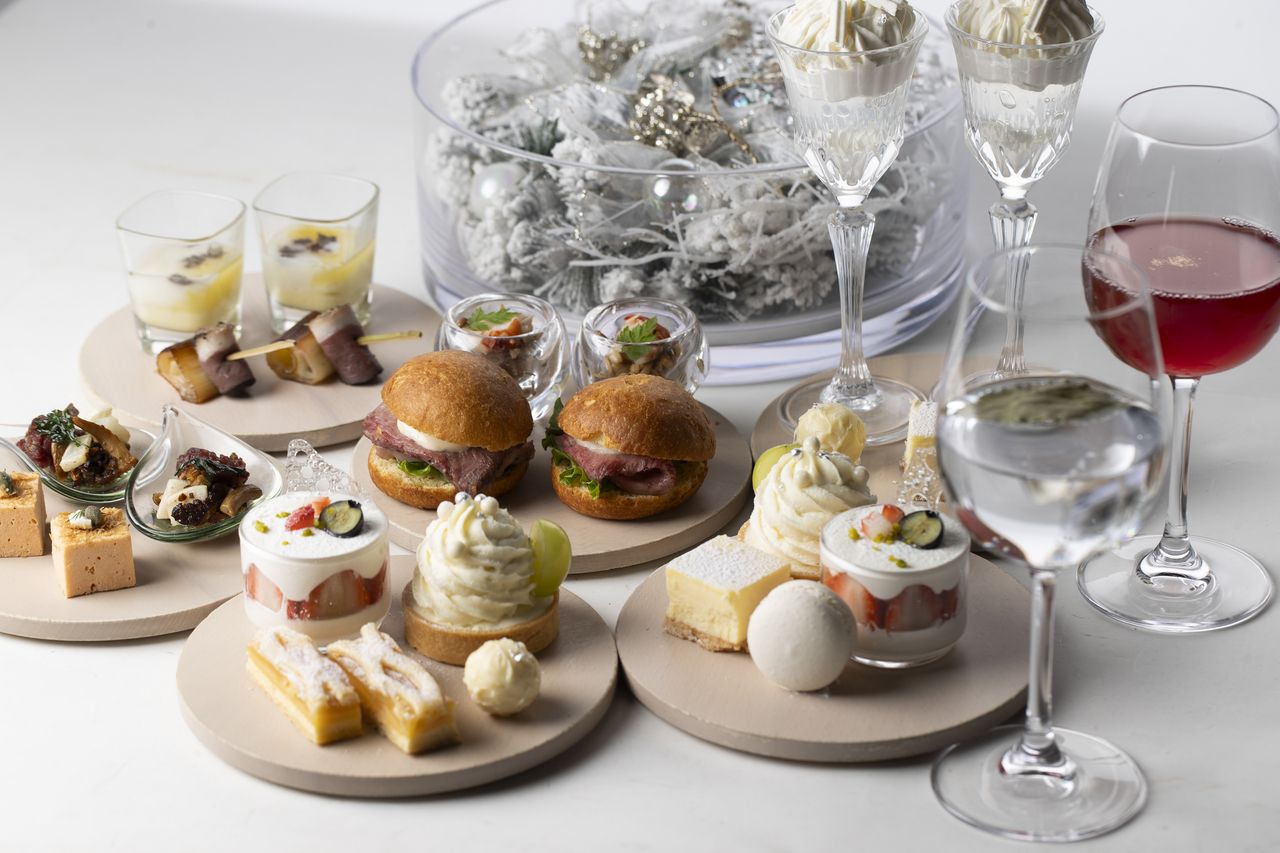 【沙發座位（含景觀費）】12月20日至25日：含一杯香檳！ 「白珍珠」聖誕午後茶