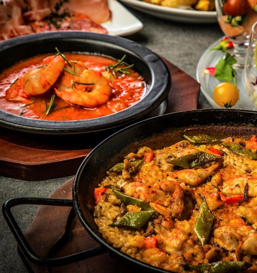 【年末パーティーに】乾杯スパークリング付～Casualコース～彩りパエリアやアヒージョなど全7品【2H飲み放題付】 