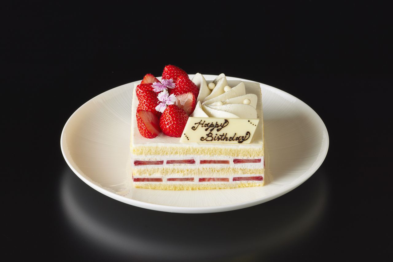 Strawberry Shortcake + Choice of Toast Drink