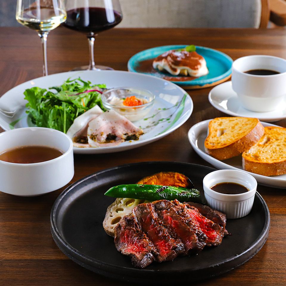 [Enjoy a luxurious stay] Carefully cooked steak lunch course with 8 dishes to choose from, starting from ¥3,300