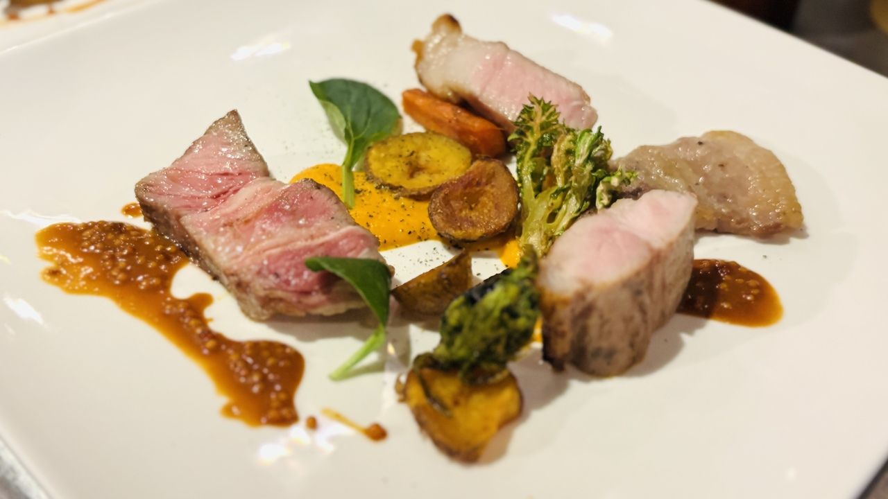 【ランチ人気】金の豚ランチ｜豚肉の食べ比べ