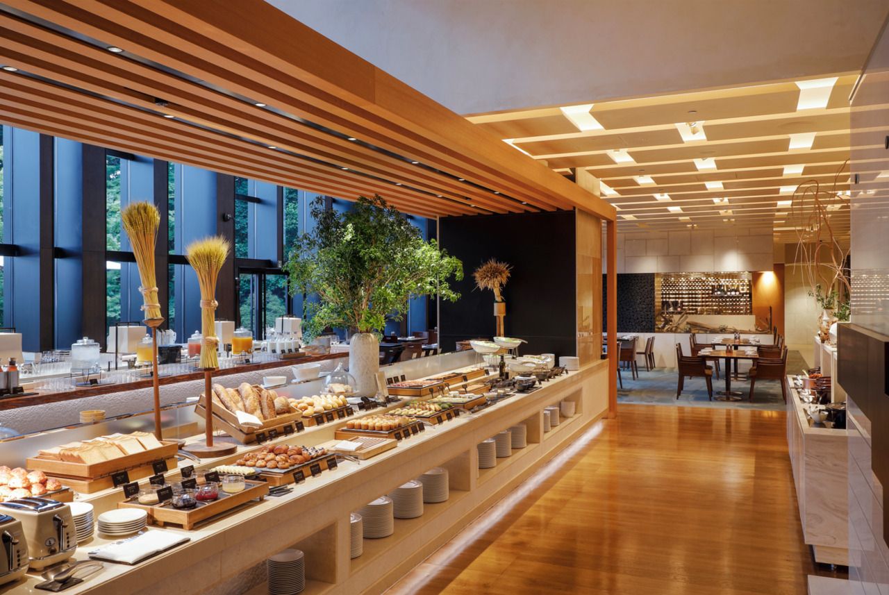 Breakfast buffet style